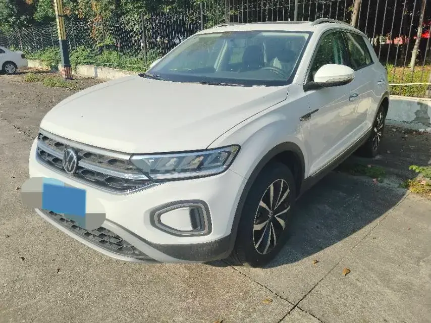 2023 VOLKSWAGEN T-ROC view 1