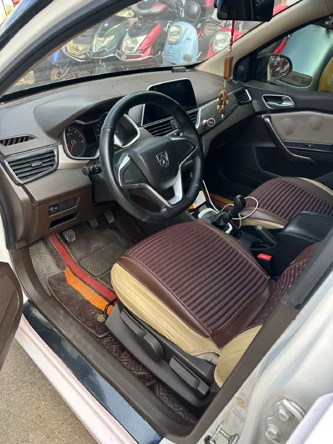 2017 BaoJun 310W 1.5L 112HP L4 6MT,autocango,china used car exporter,china ev exporter,chinese used car exporter,chinese used ev exporter