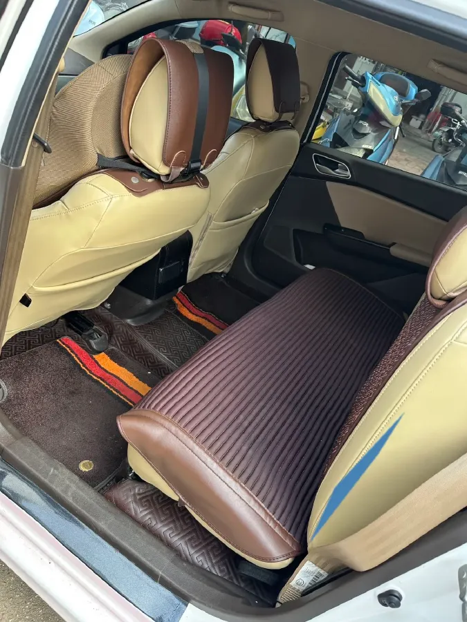 2017 BaoJun 310W 1.5L 112HP L4 6MT,autocango,china used car exporter,china ev exporter,chinese used car exporter,chinese used ev exporter