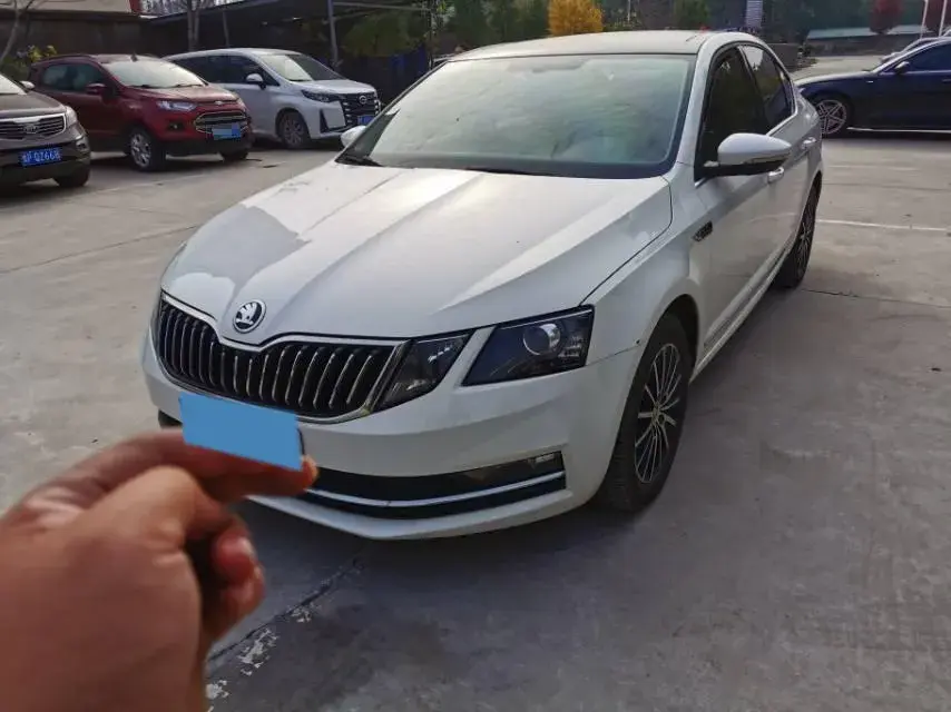 2018 SKODA OCTAVIA view 1