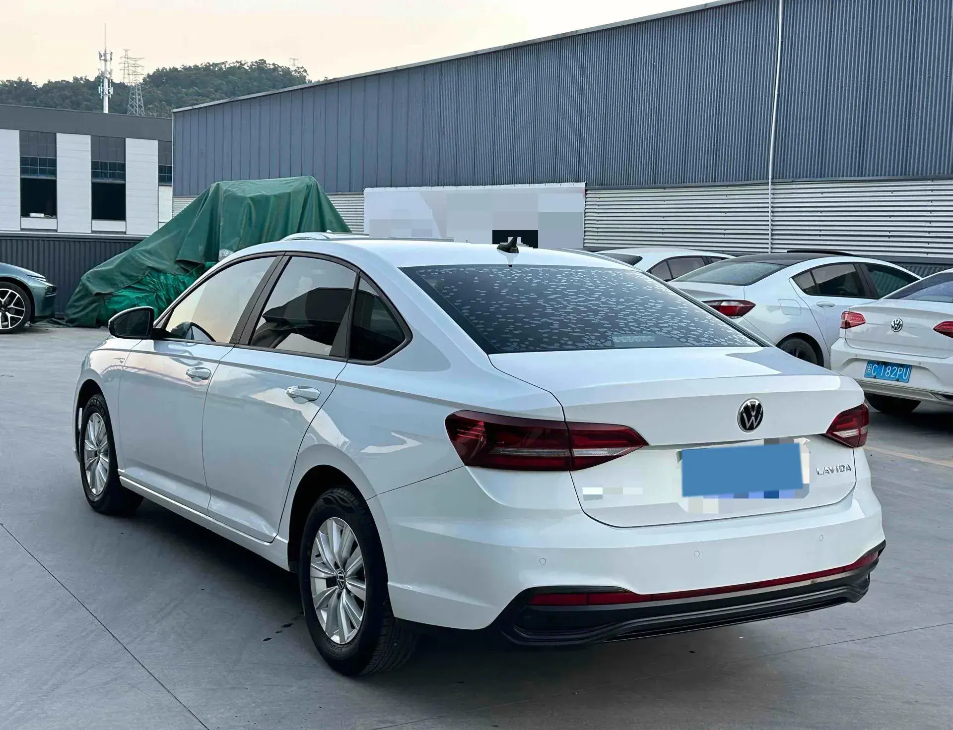 2023 VOLKSWAGEN LAVIDA thumbnail 4