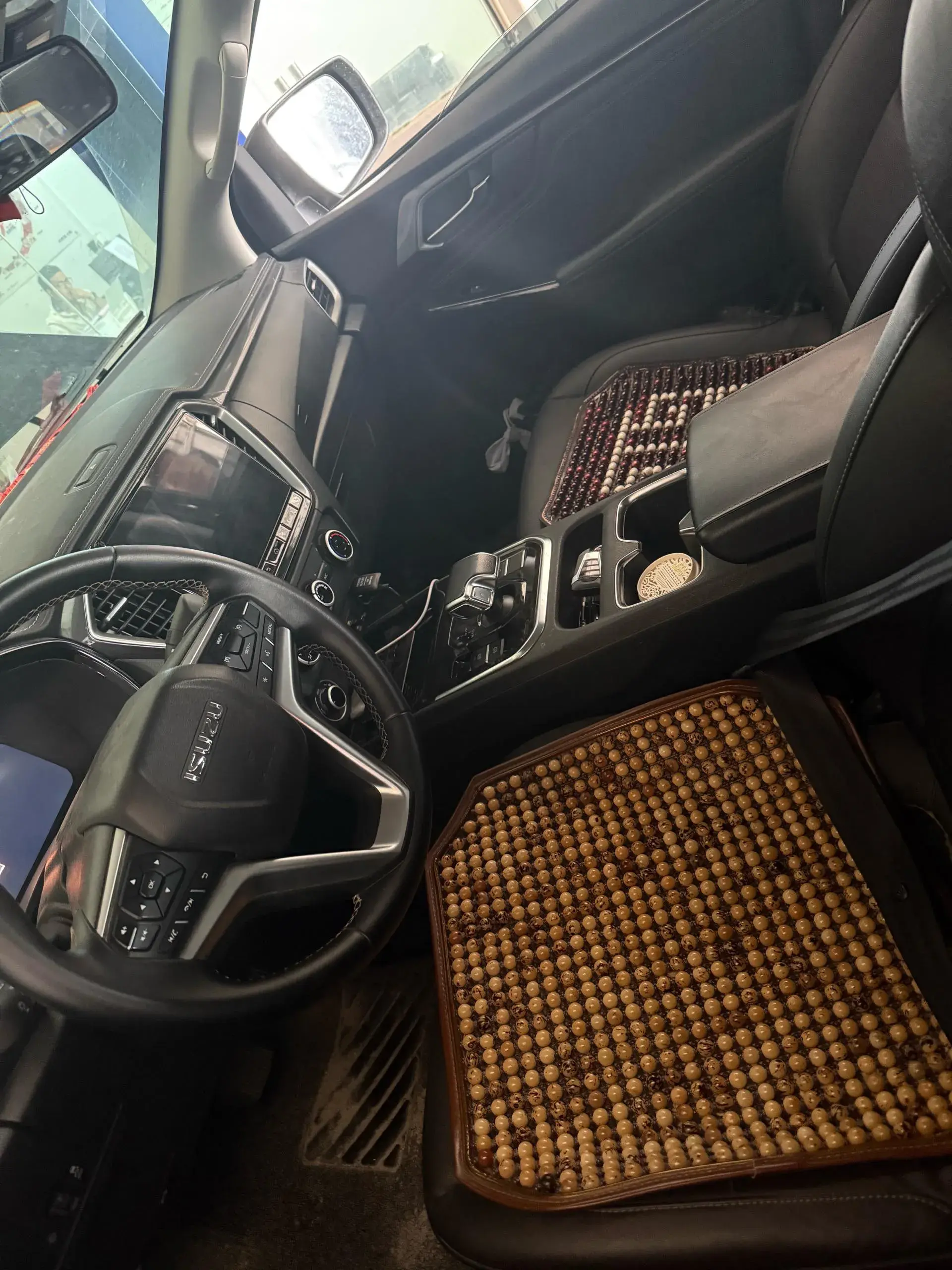 2023 ISUZU D-MAX thumbnail 4