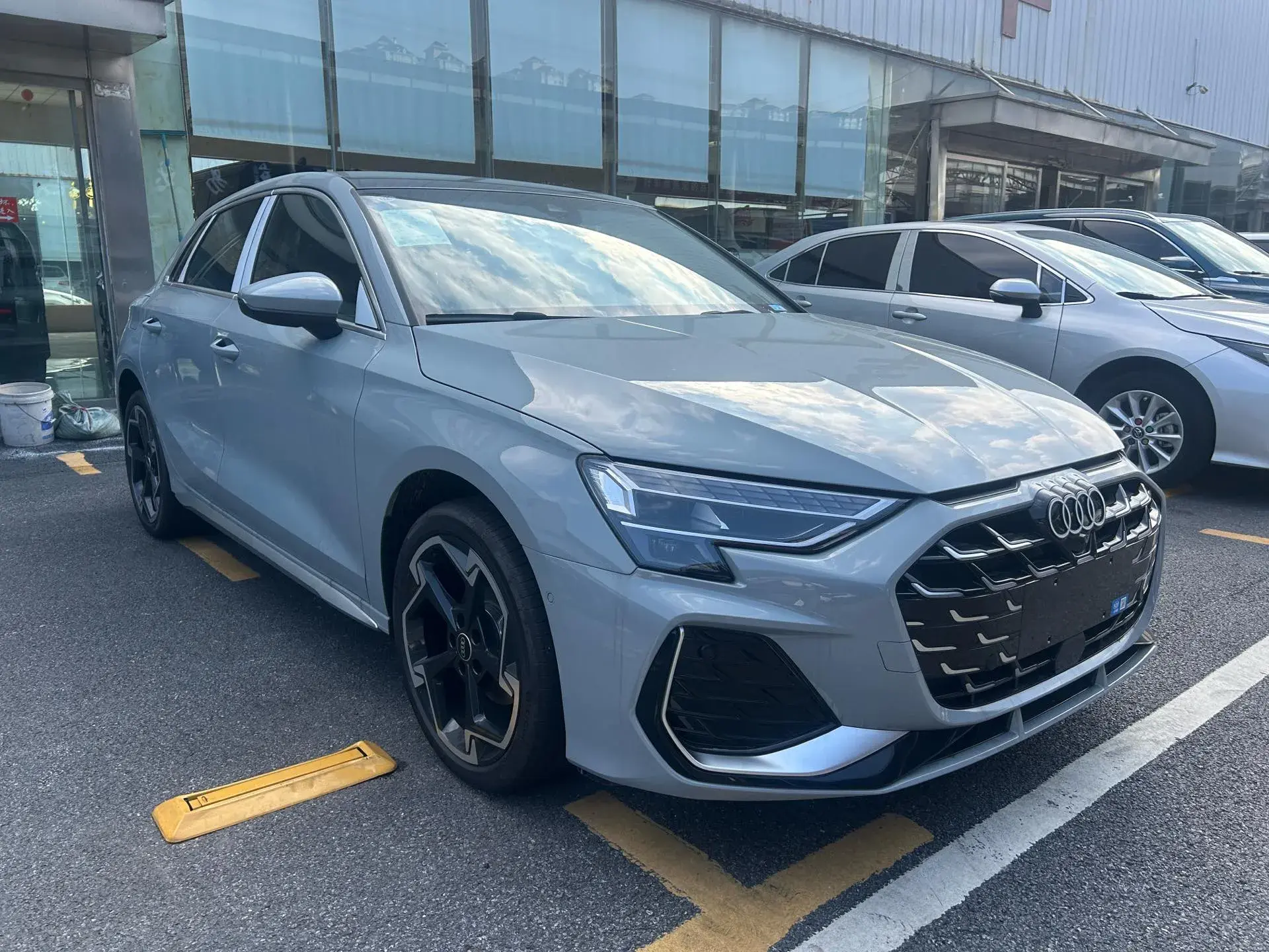 2025 AUDI A3 thumbnail 3