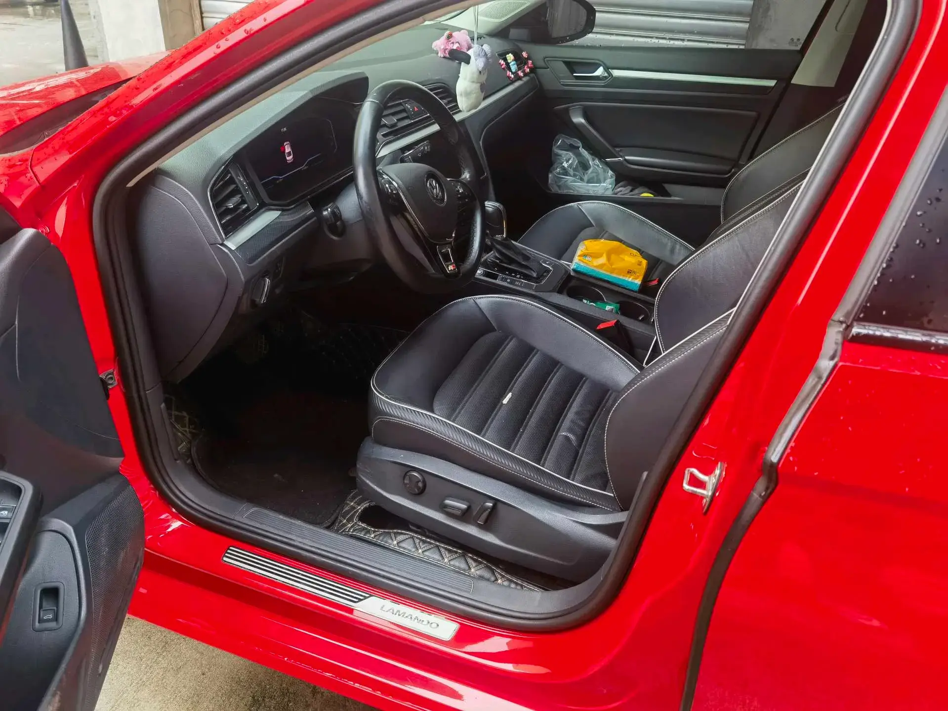 2021 VOLKSWAGEN LAMANDO thumbnail 3