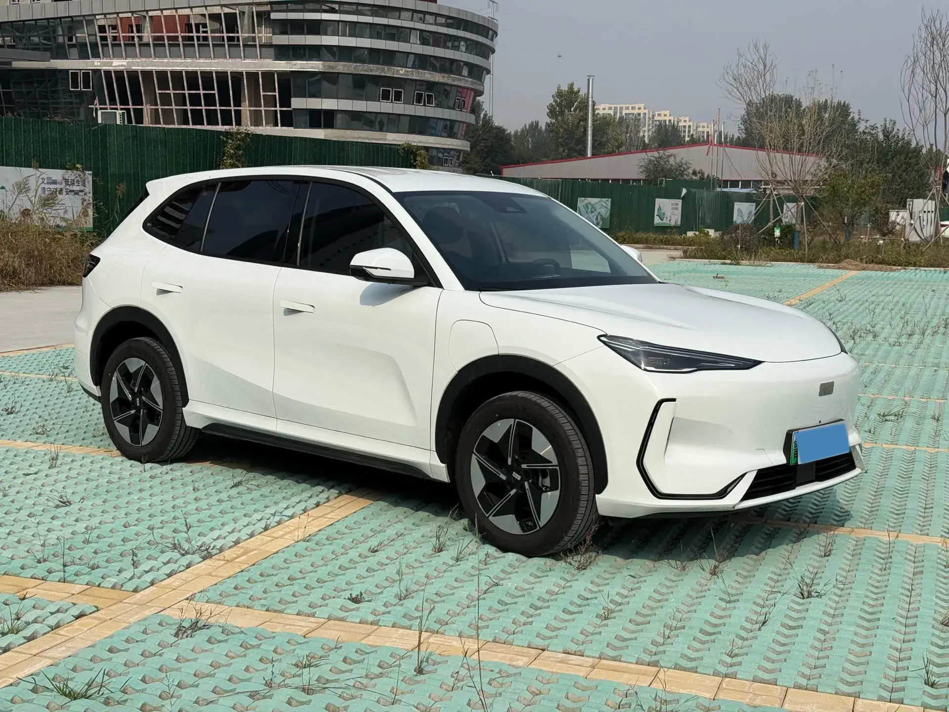 2024 GEELY GALAXY thumbnail 3