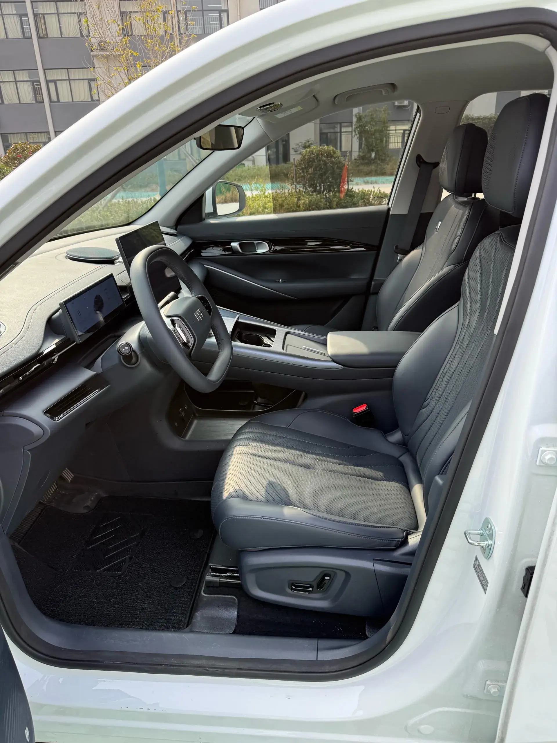 2024 GEELY GALAXY thumbnail 4