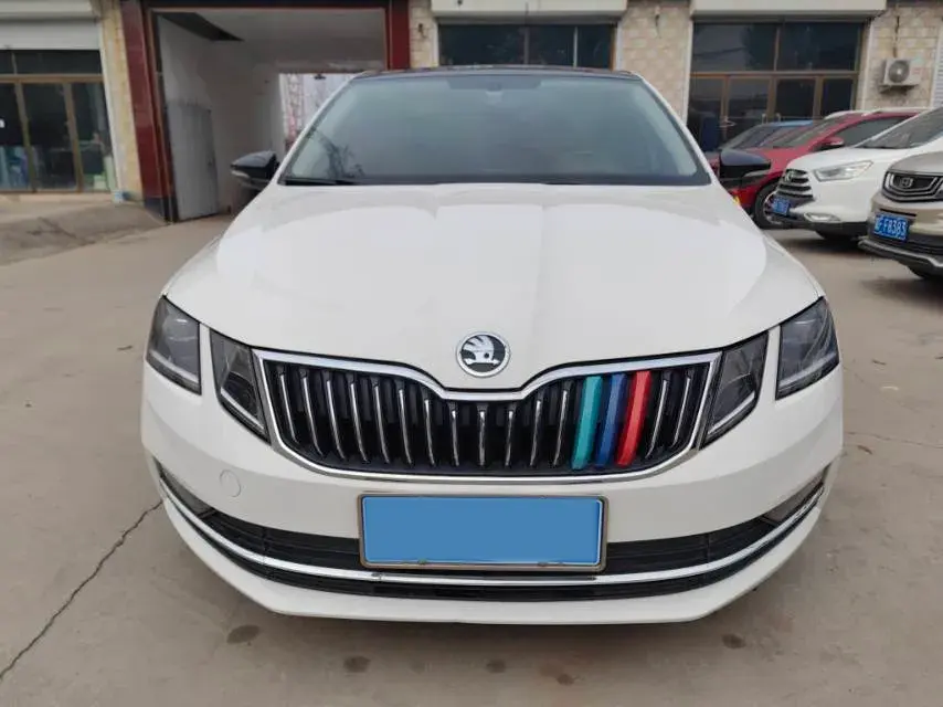 2018 SKODA OCTAVIA thumbnail 3