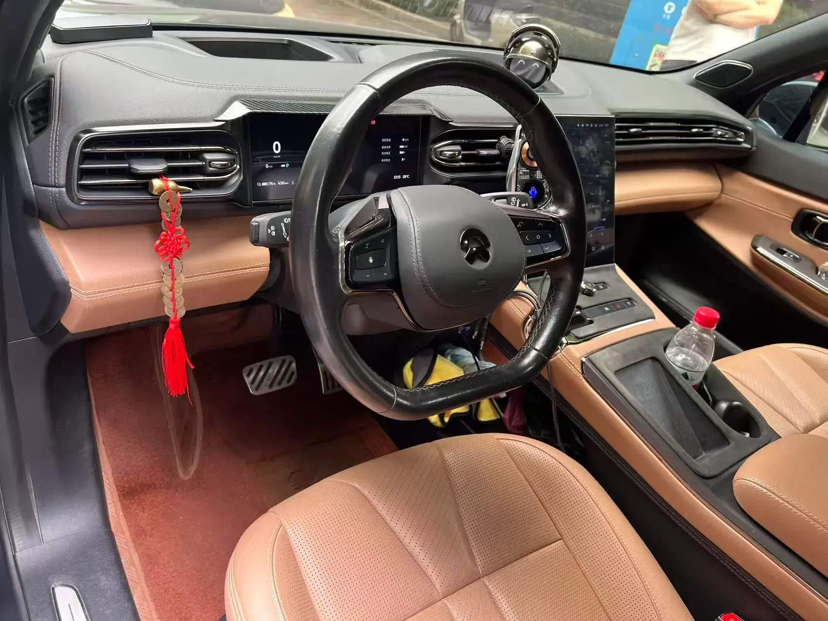 2020 NIO ES8 thumbnail 3