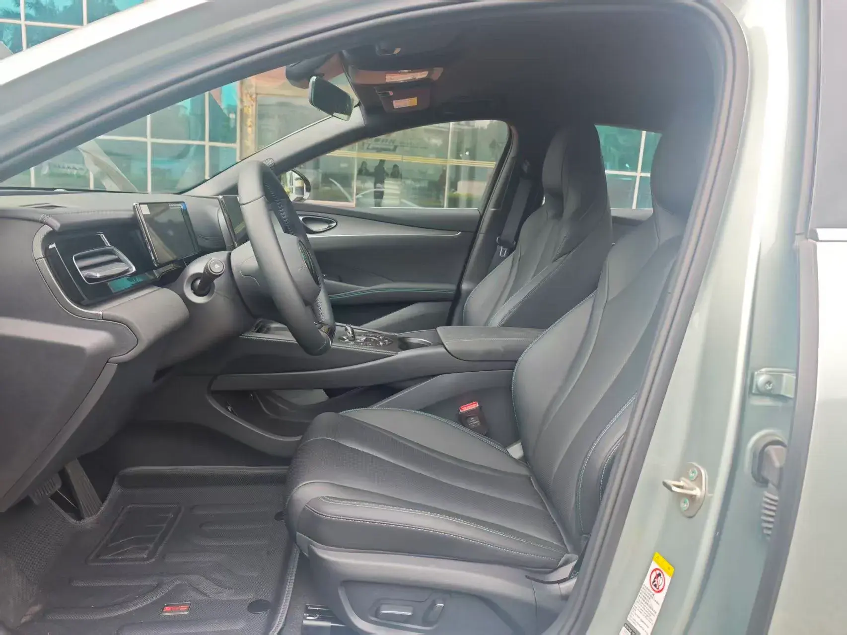 2024 BYD SEAL thumbnail 3