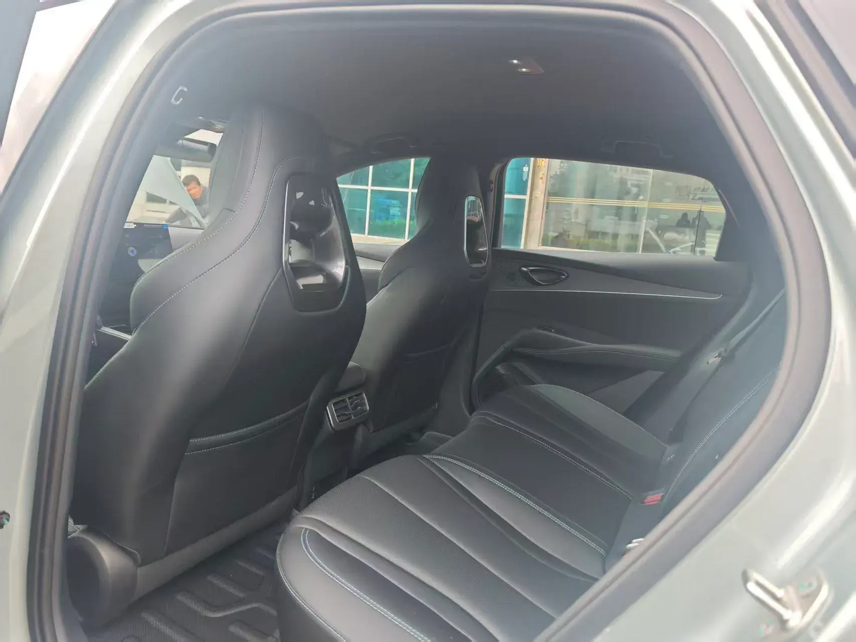 2024 BYD SEAL thumbnail 4