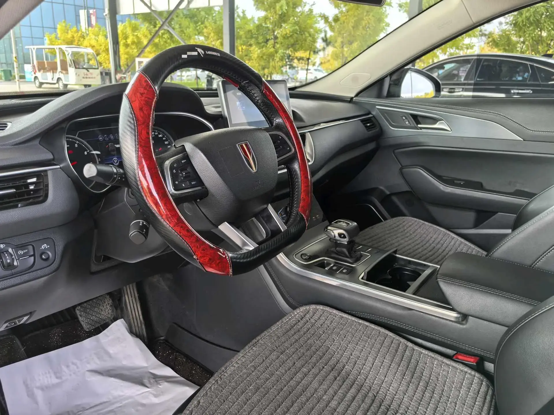 2020 HONGQI H5 thumbnail 3