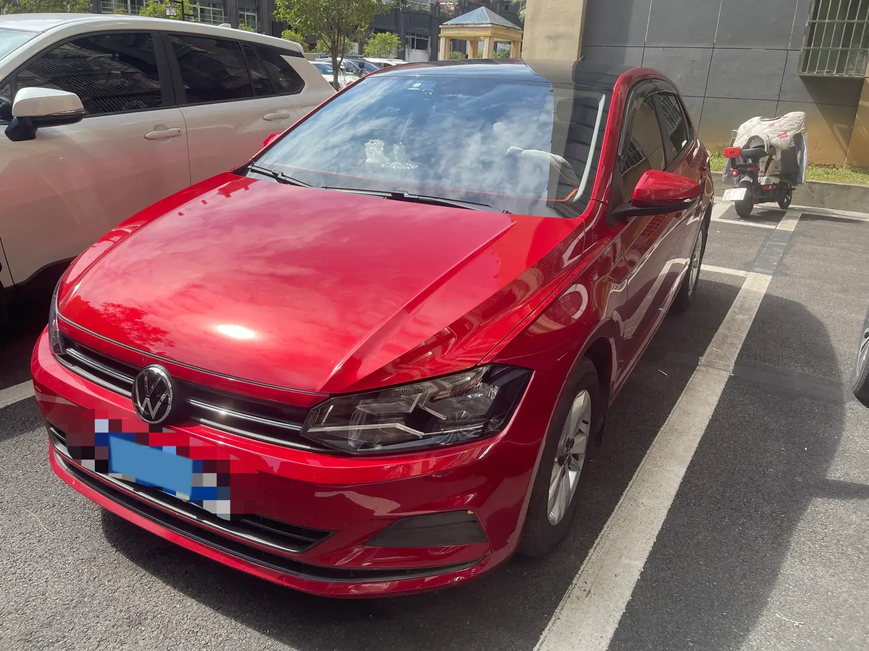 2023 VOLKSWAGEN POLO view 1