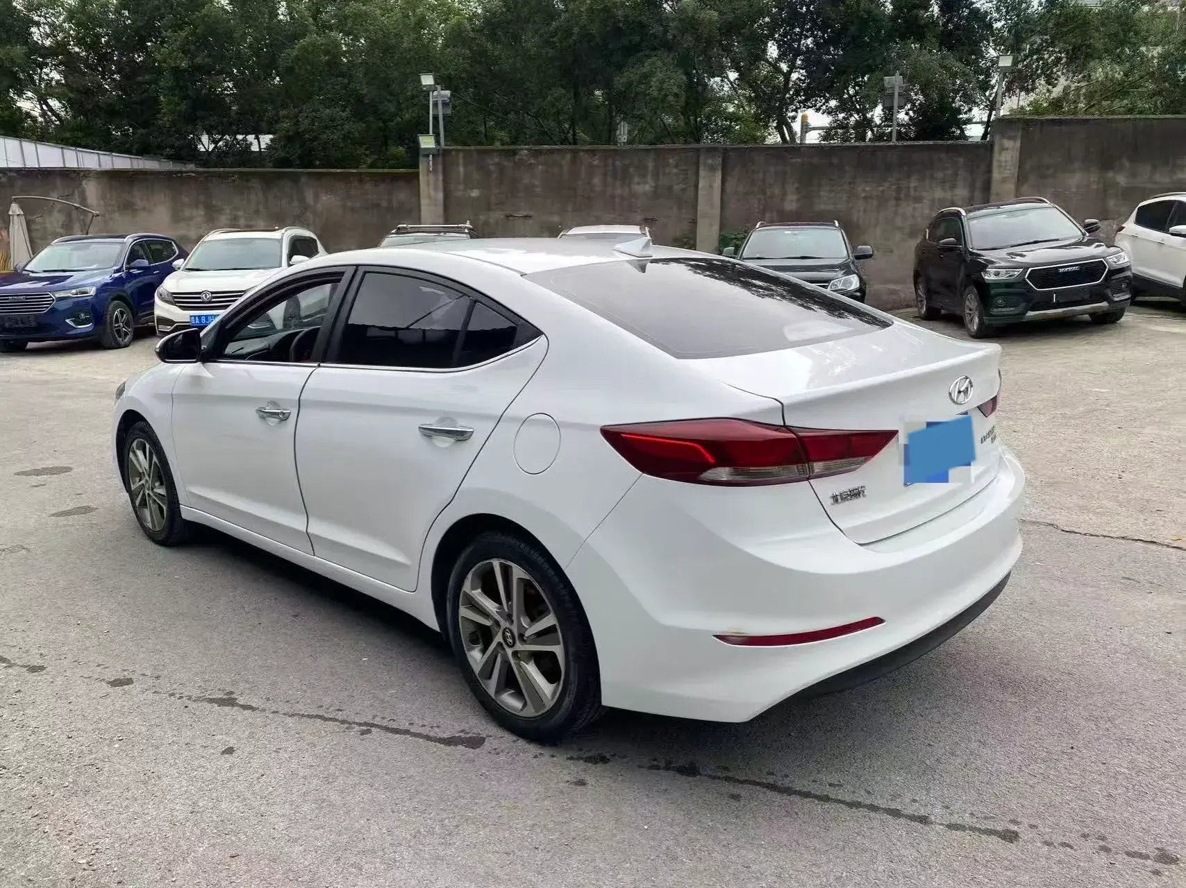 2016 HYUNDAI ELANTRA thumbnail 4