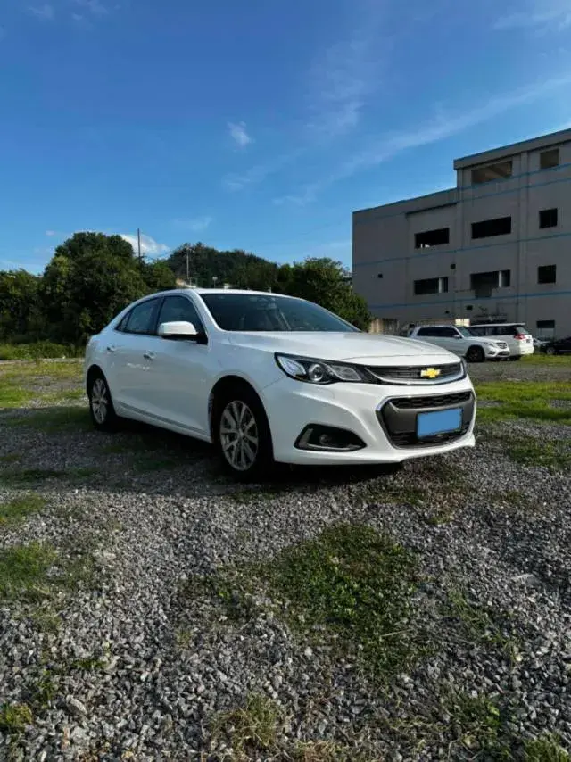 2018 CHEVROLET MALIBU thumbnail 2