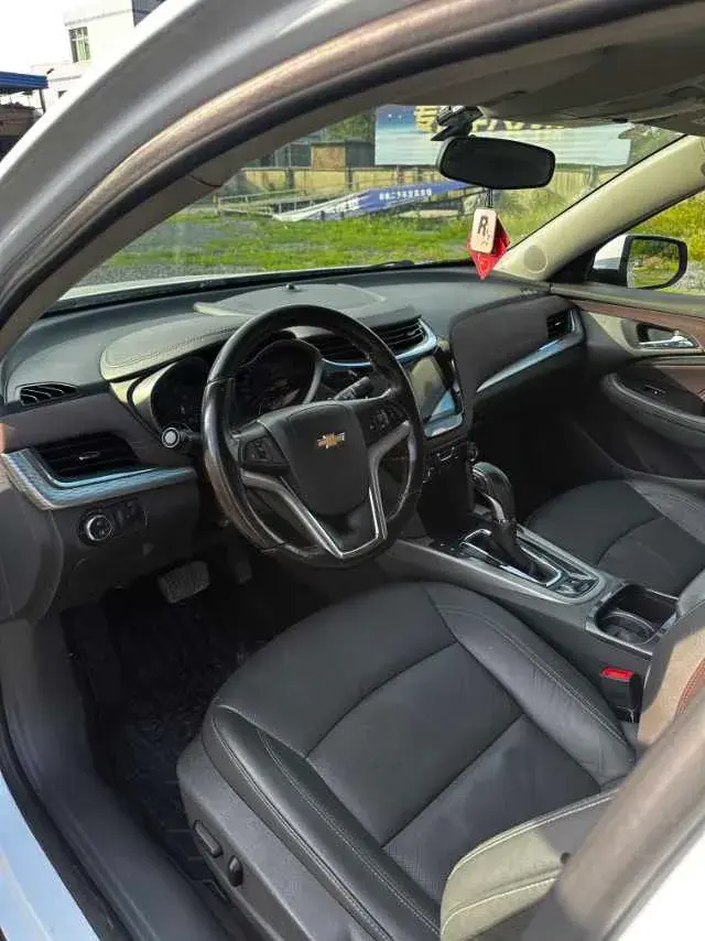 2018 CHEVROLET MALIBU thumbnail 4