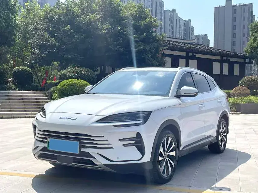 2023 BYD SONG view 1
