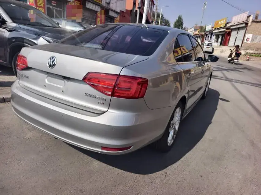 2018 VOLKSWAGEN SAGITAR thumbnail 3