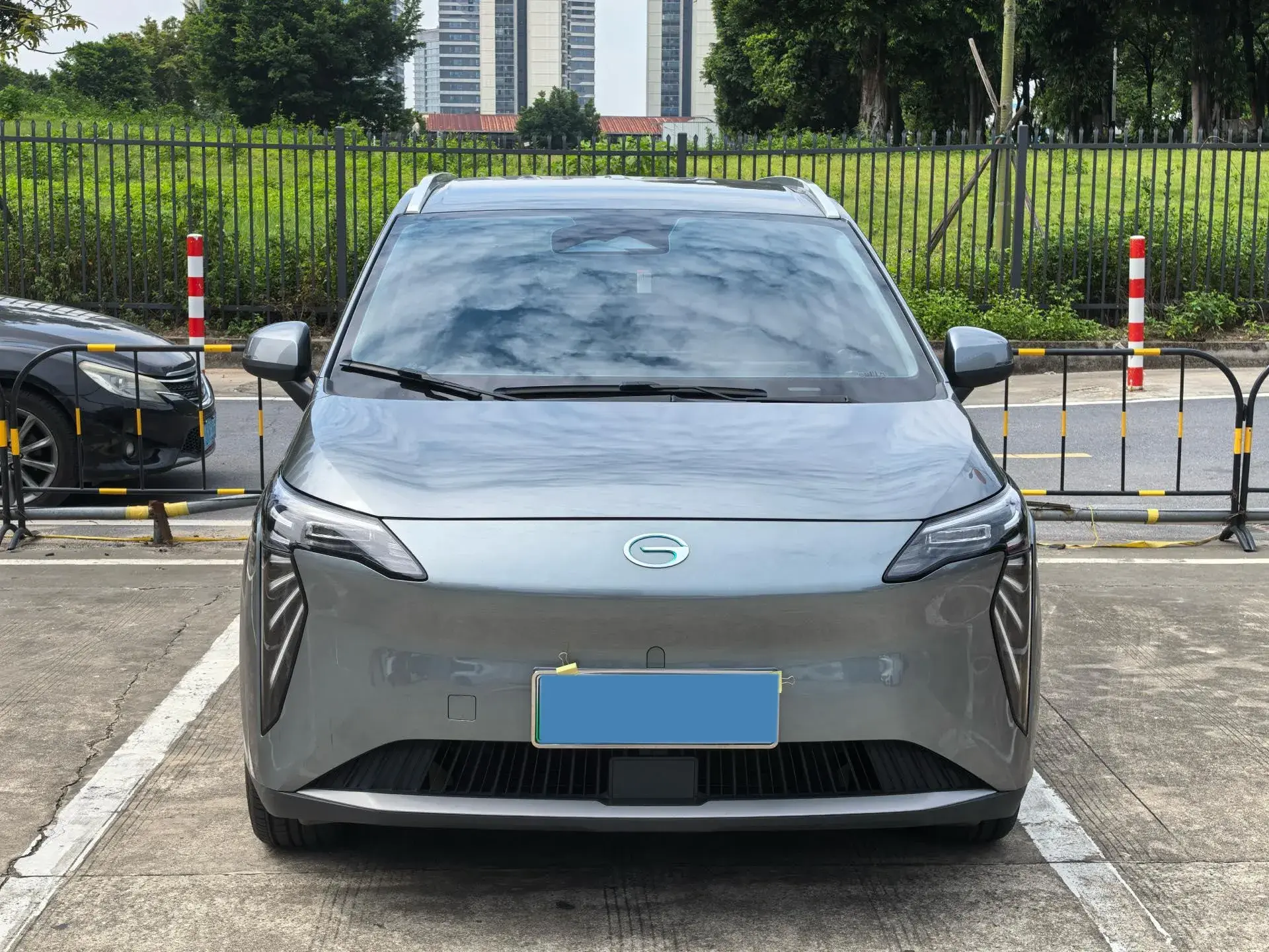 2024 AION Y thumbnail 2