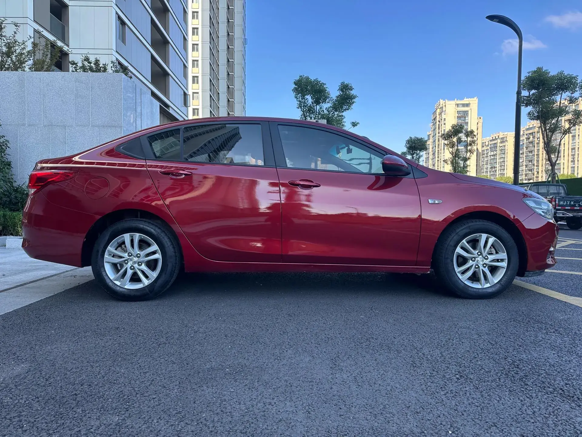 2019 CHEVROLET CAVALIER thumbnail 4