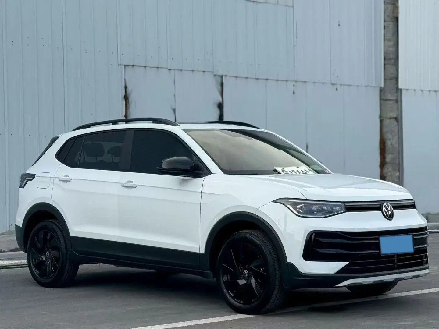 2025 VOLKSWAGEN THARU thumbnail 3