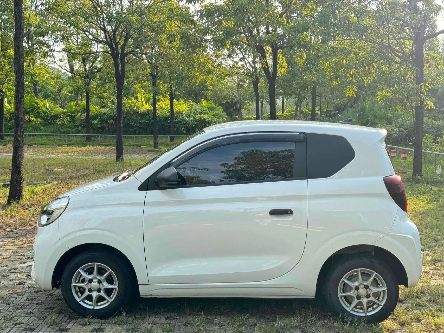 2022 ROEWE CLEVER thumbnail 3