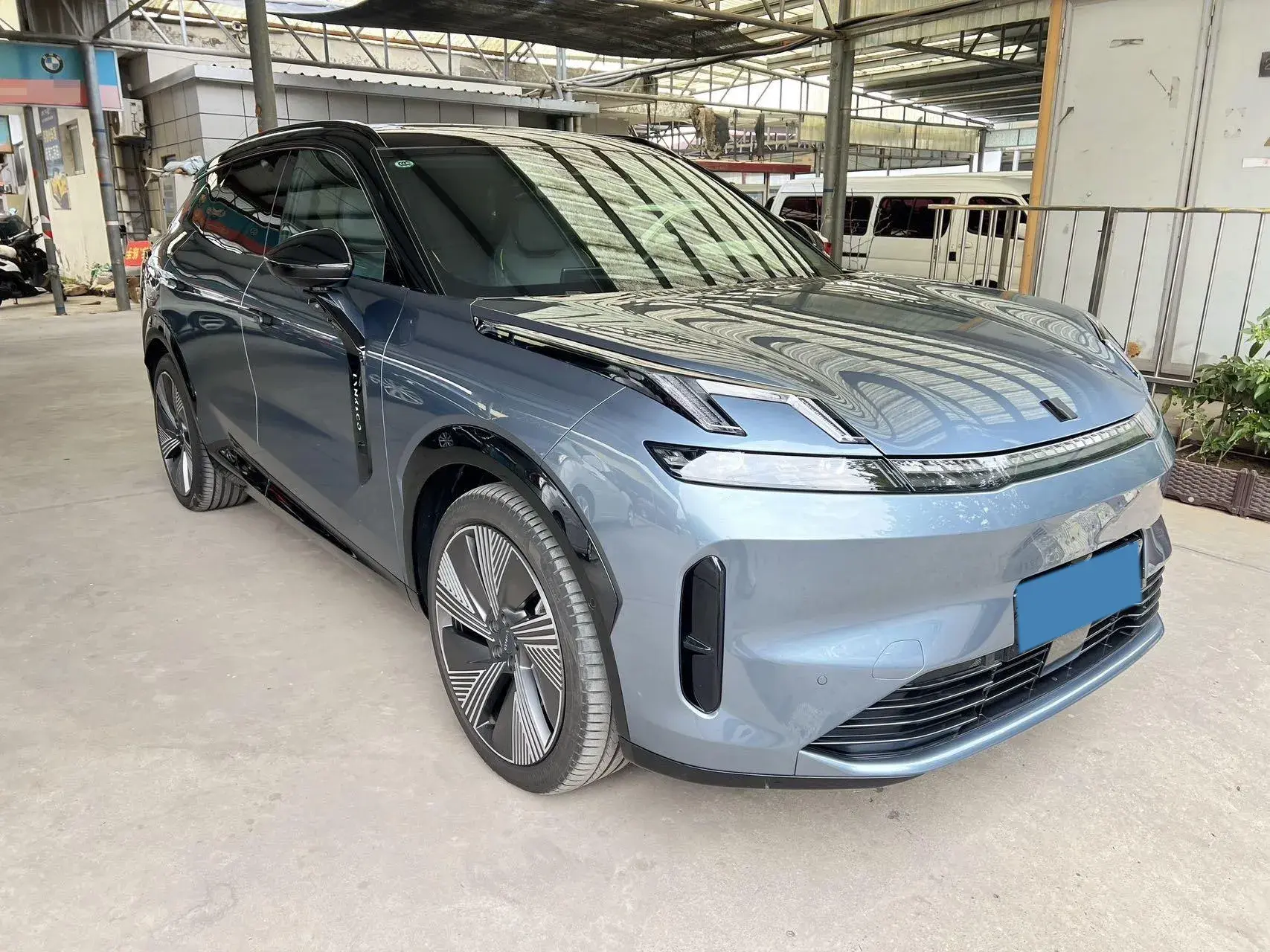 2025 LYNK&CO 08 thumbnail 3