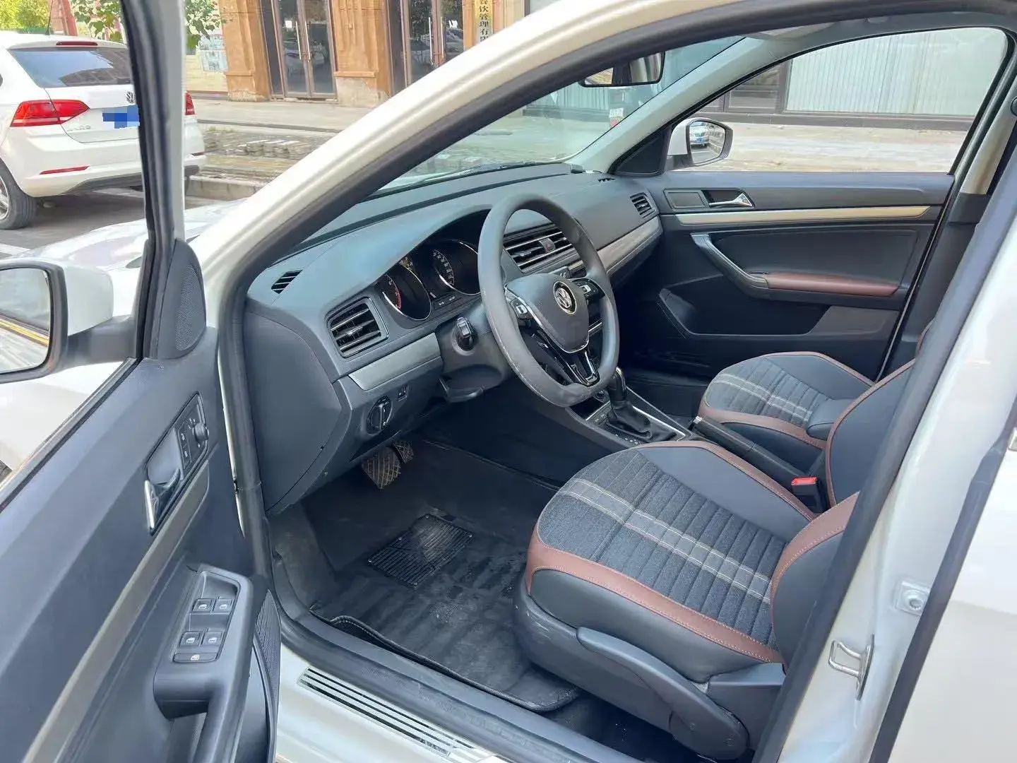 2019 VOLKSWAGEN LAVIDA thumbnail 4