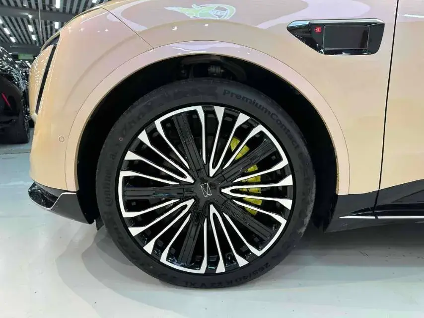 2024 AVATR 11 thumbnail 2