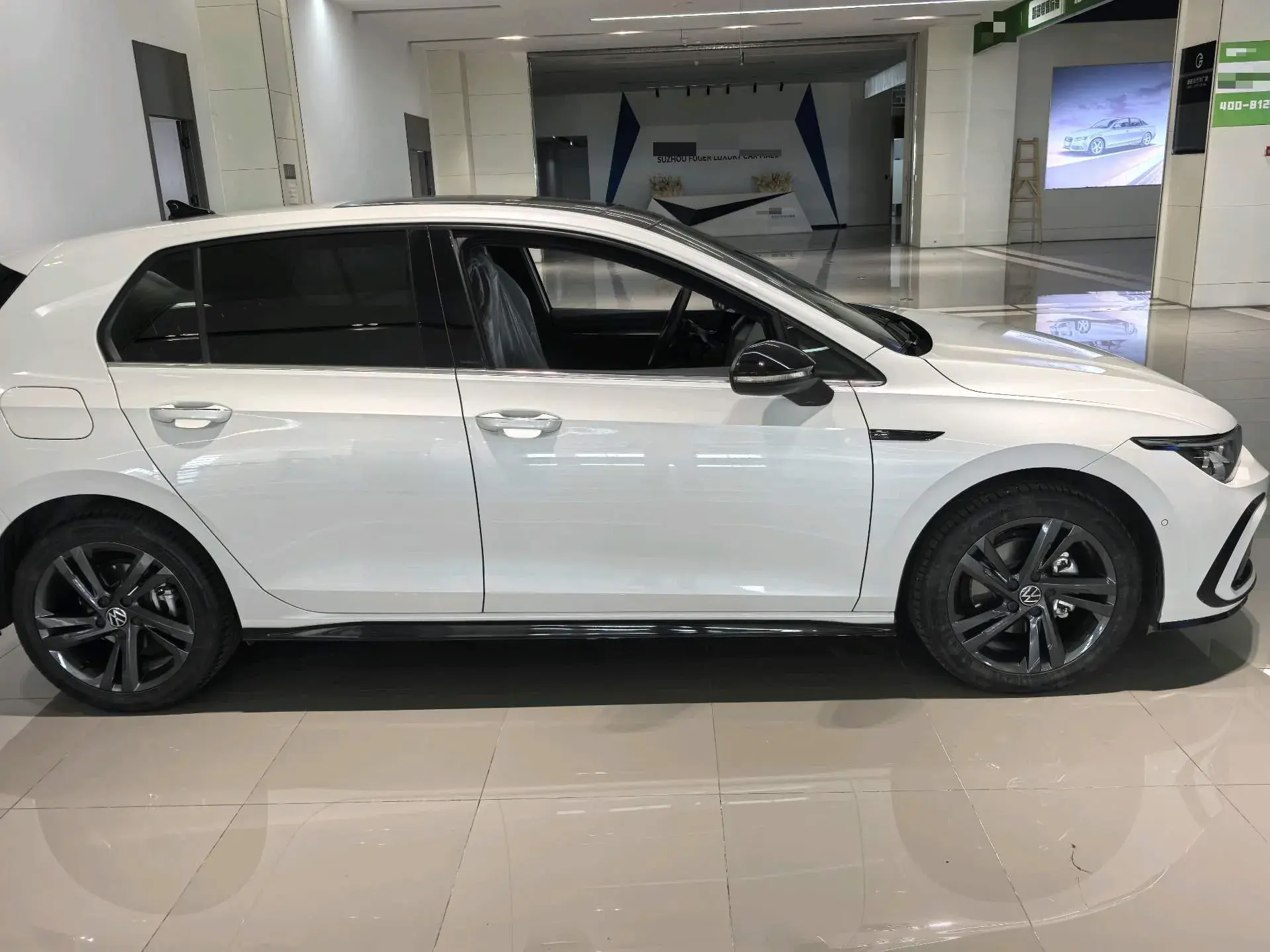 2023 VOLKSWAGEN GOLF thumbnail 2