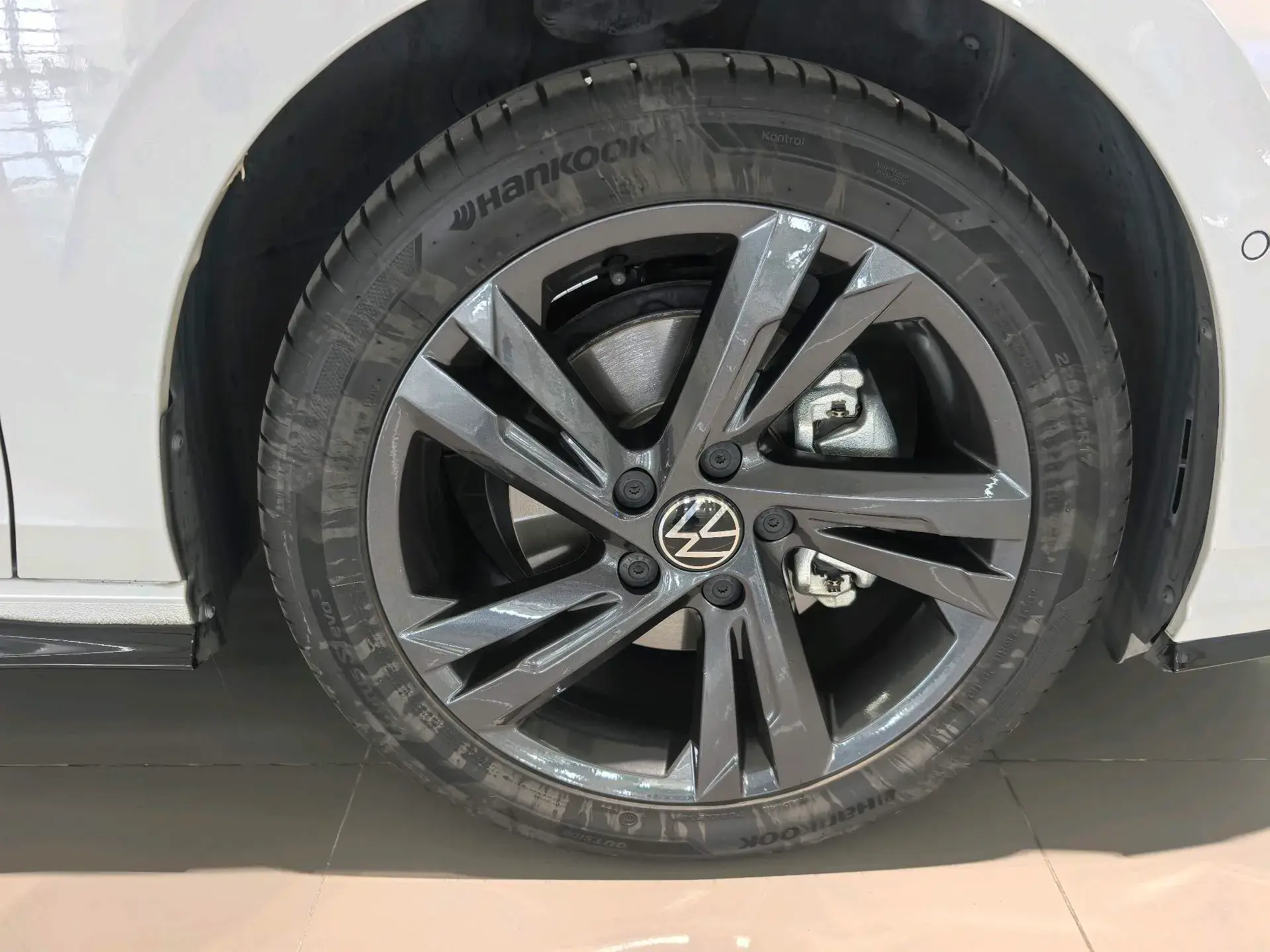 2023 VOLKSWAGEN GOLF thumbnail 3