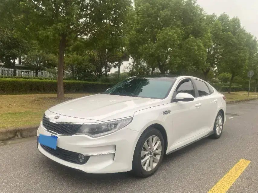2016 KIA K5 view 1