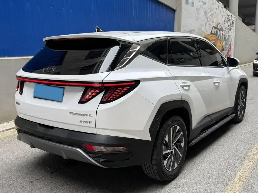 2021 HYUNDAI TUCSON thumbnail 4