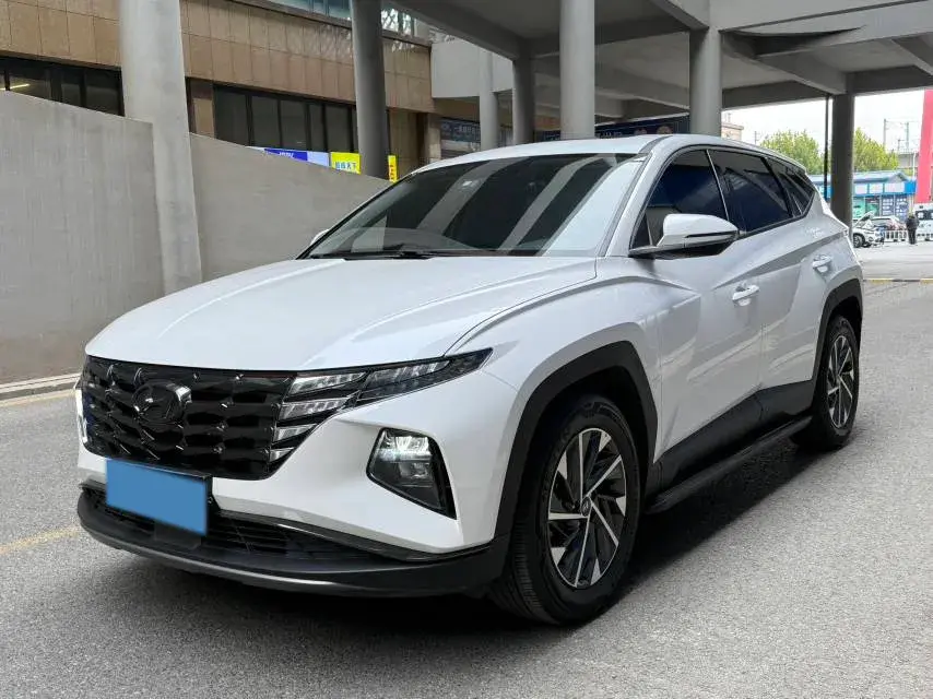 2021 HYUNDAI TUCSON view 1