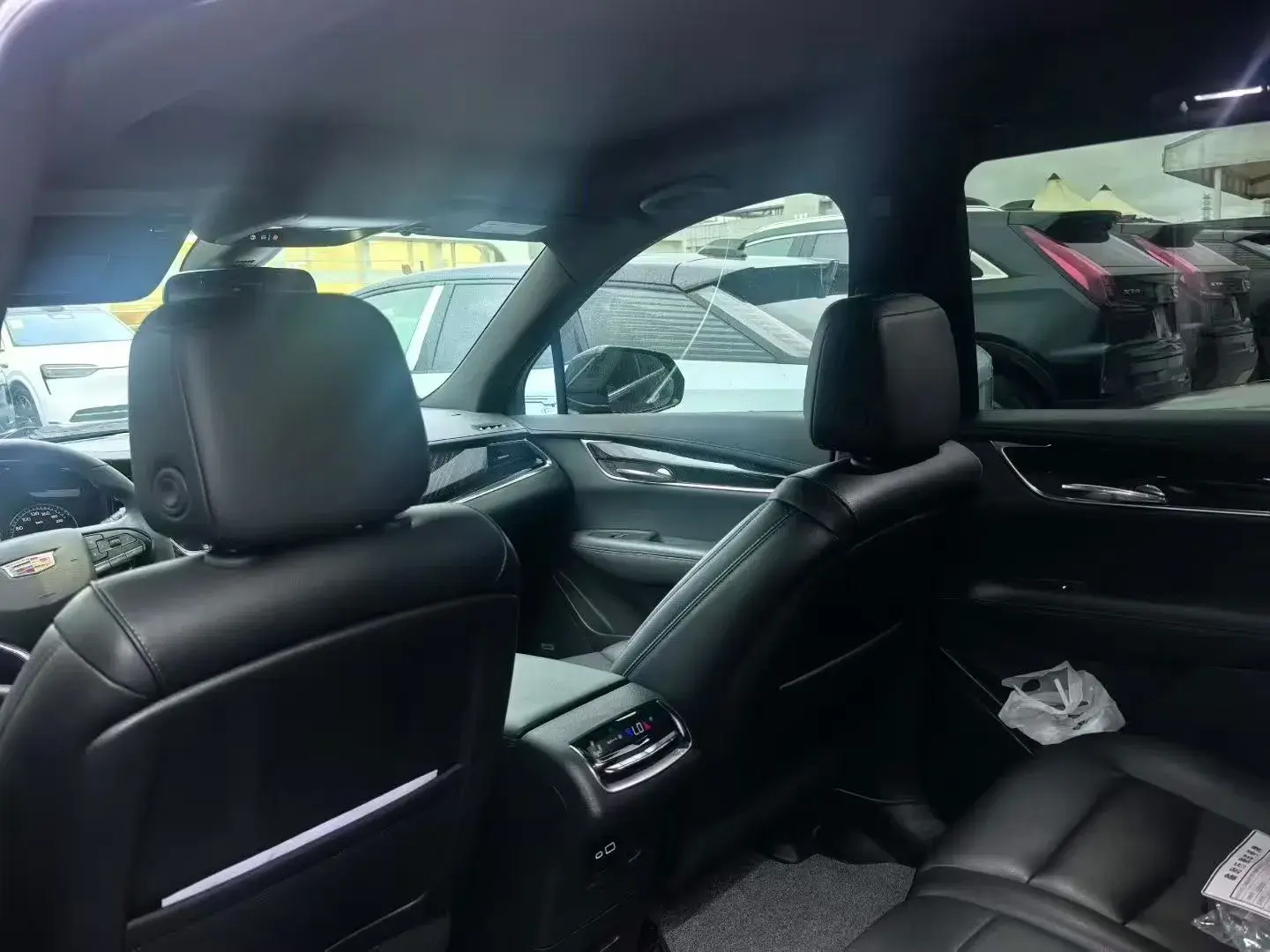 2022 CADILLAC XT6 thumbnail 4