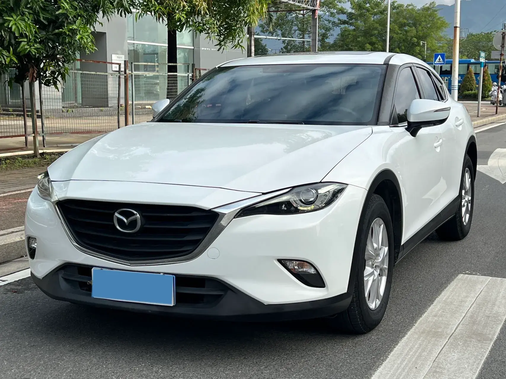 2018 MAZDA CX-4 view 1