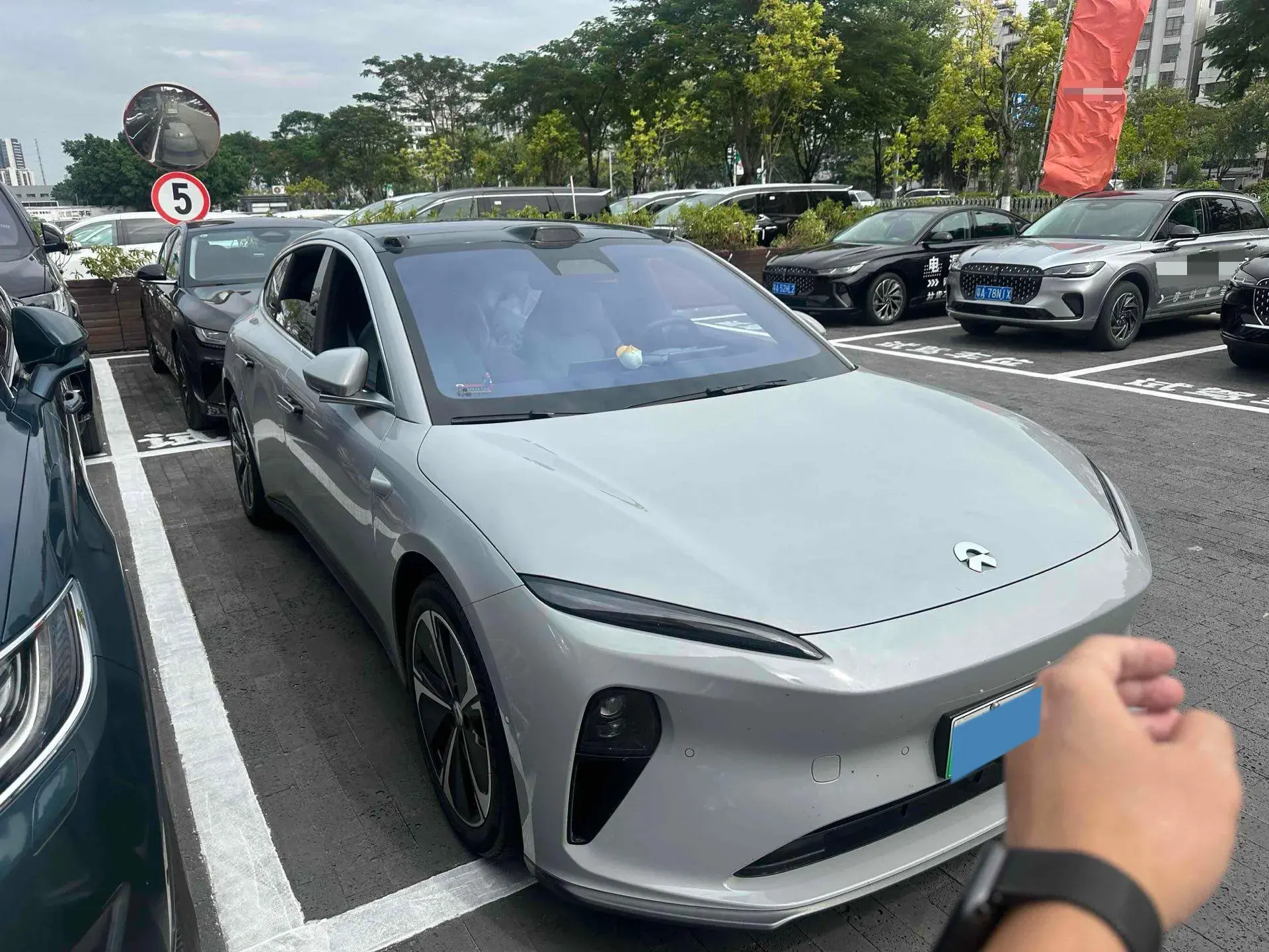 2024 NIO ET5T thumbnail 3
