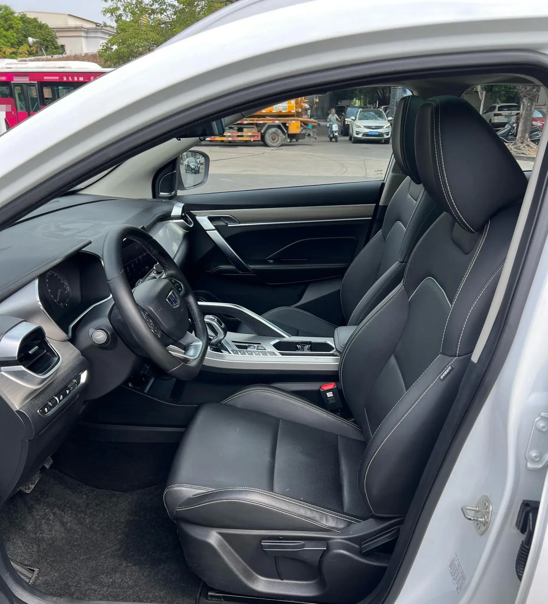 2019 GEELY COOLRAY thumbnail 4