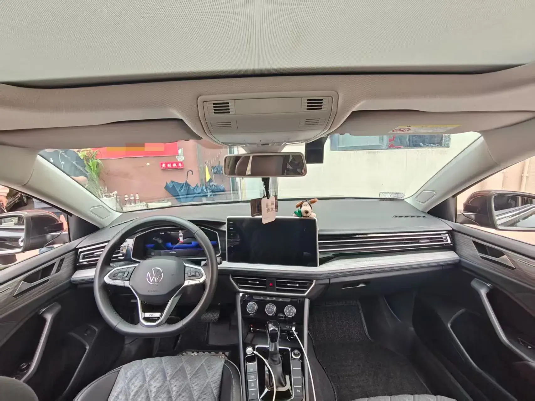 2023 VOLKSWAGEN SAGITAR thumbnail 4