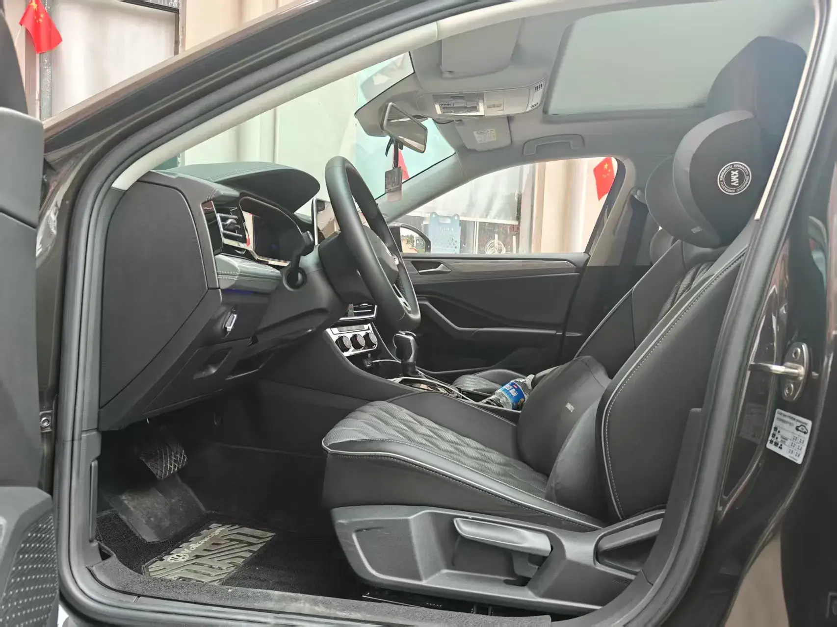 2023 VOLKSWAGEN SAGITAR thumbnail 2