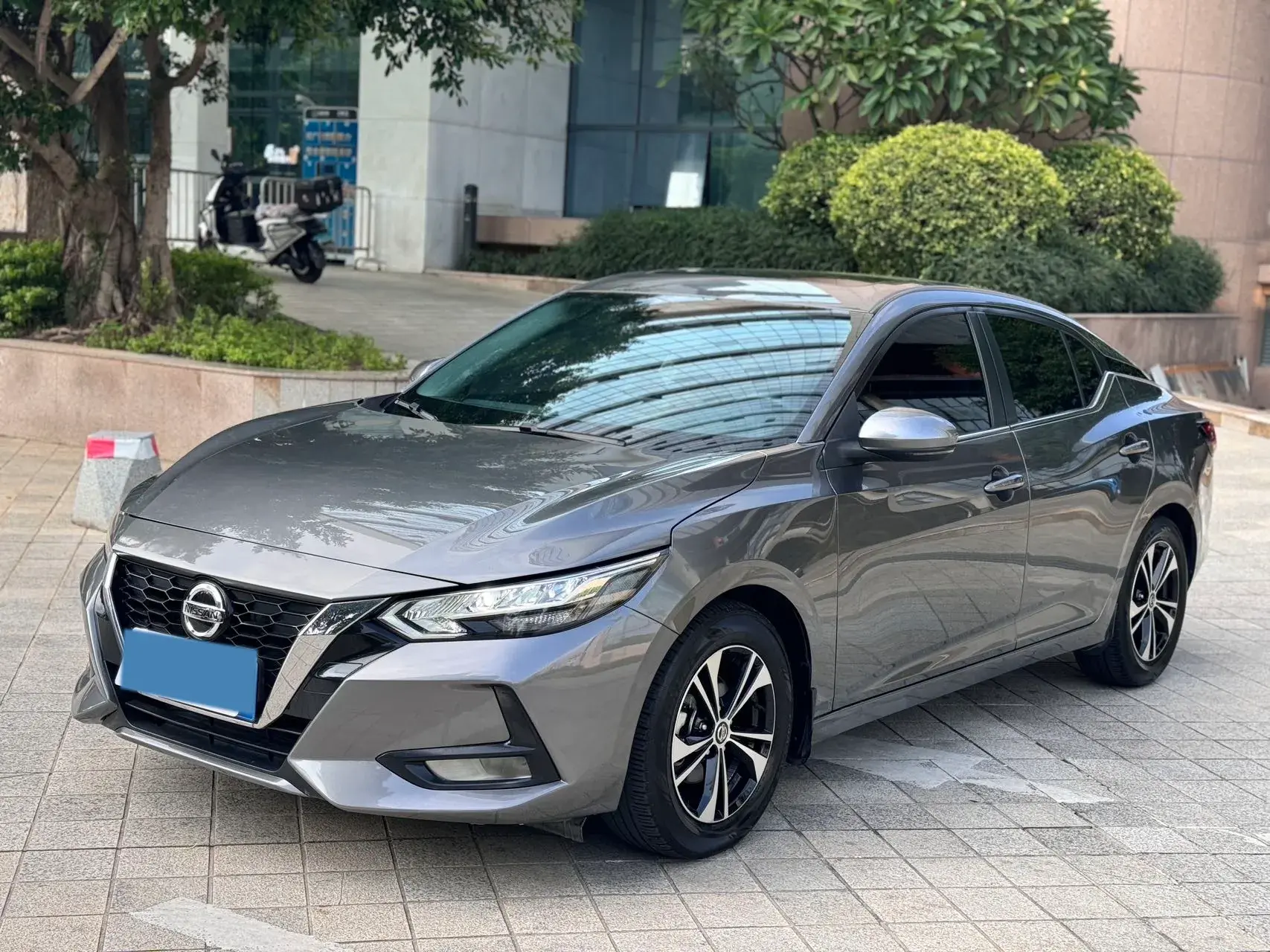 2022 NISSAN SYLPHY view 1