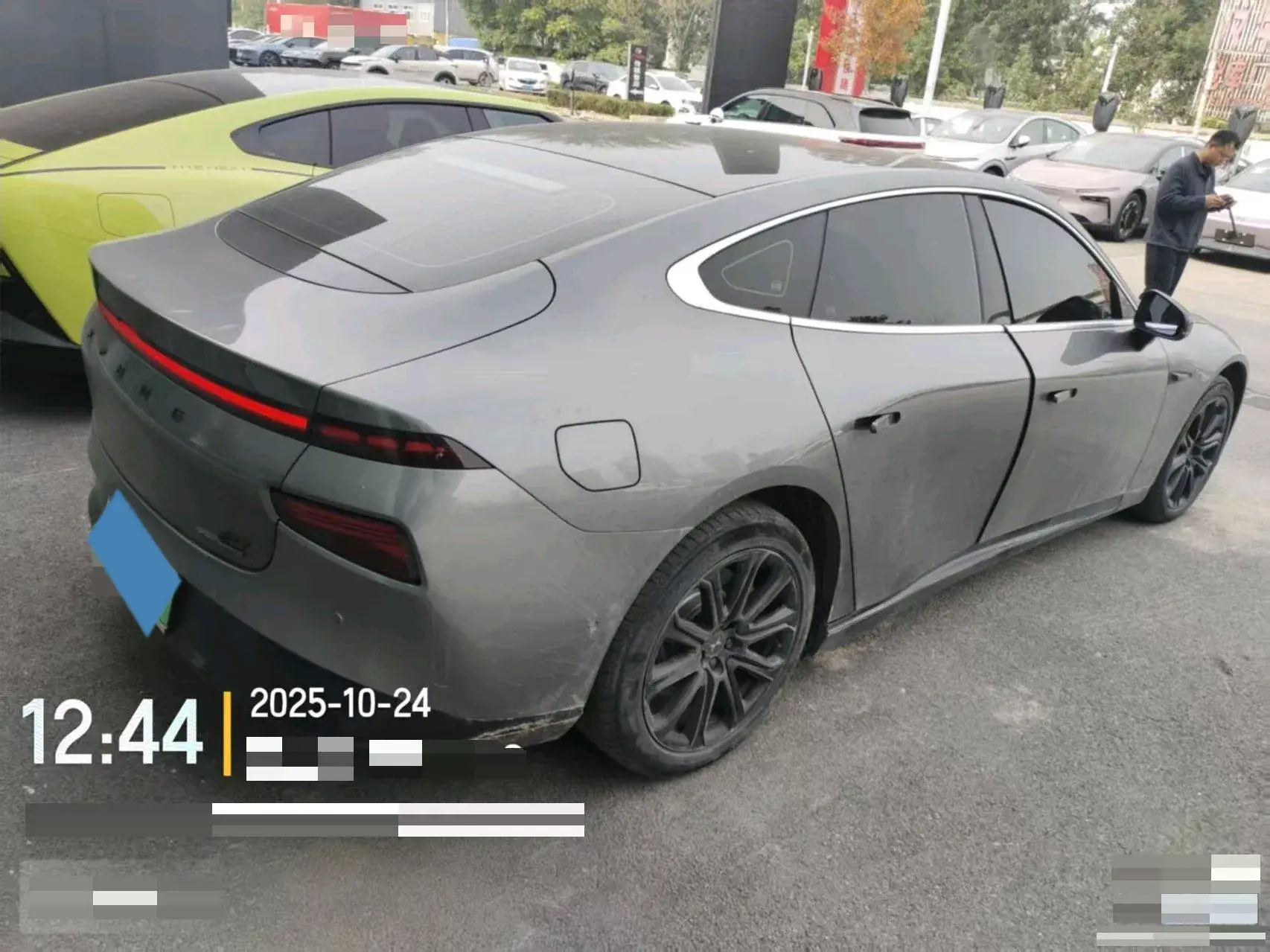 2020 XPENG P7 thumbnail 2