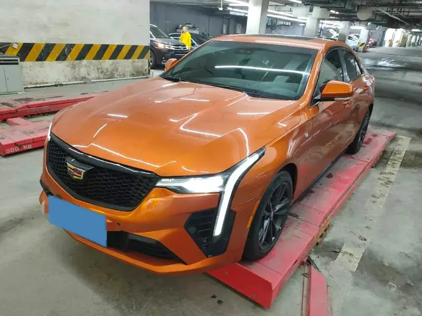 2023 CADILLAC CT4 view 1