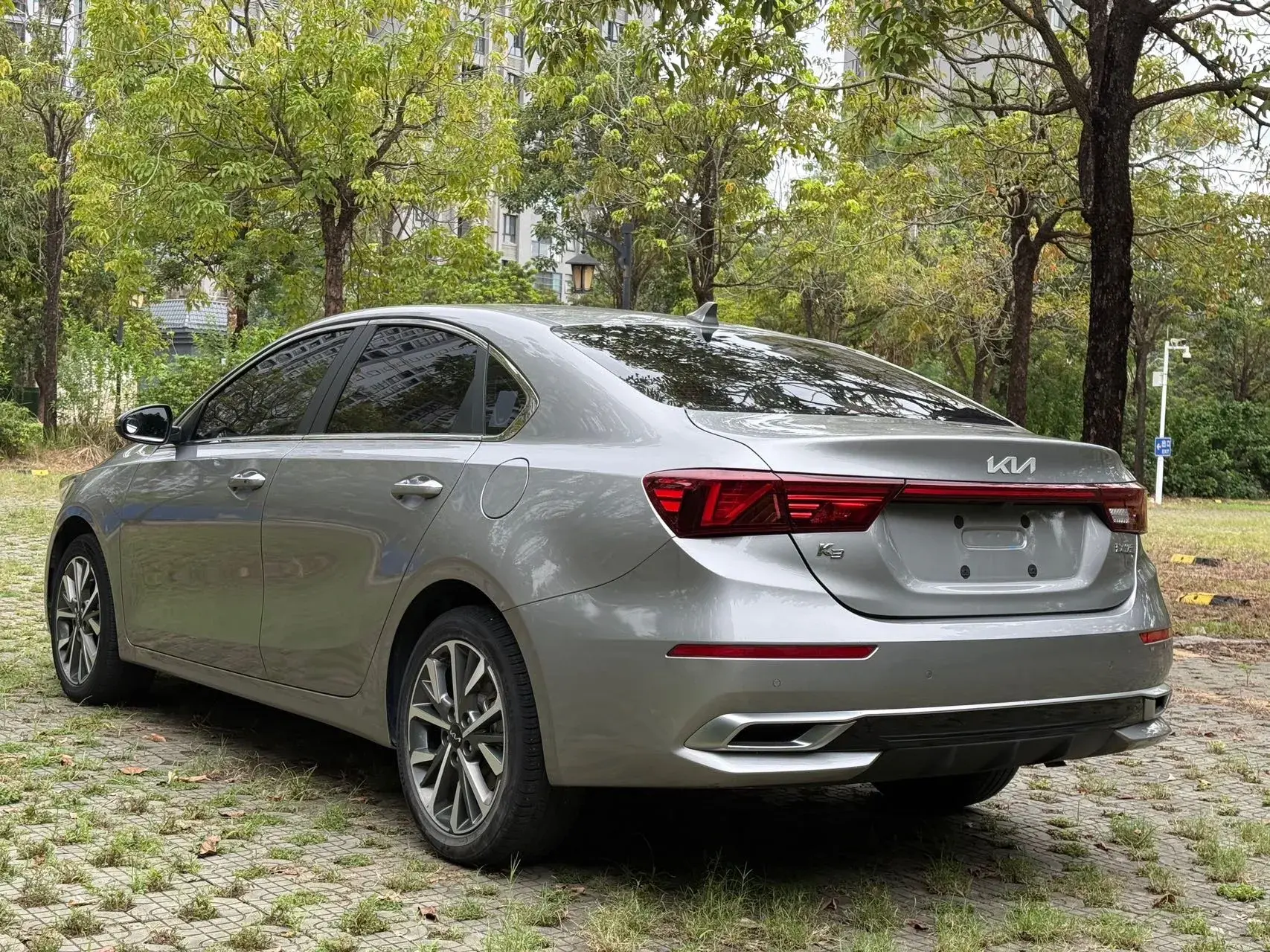 2021 KIA K3 thumbnail 4