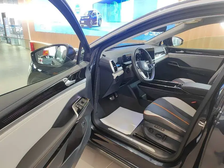 2022 VOLKSWAGEN ID.6 thumbnail 2