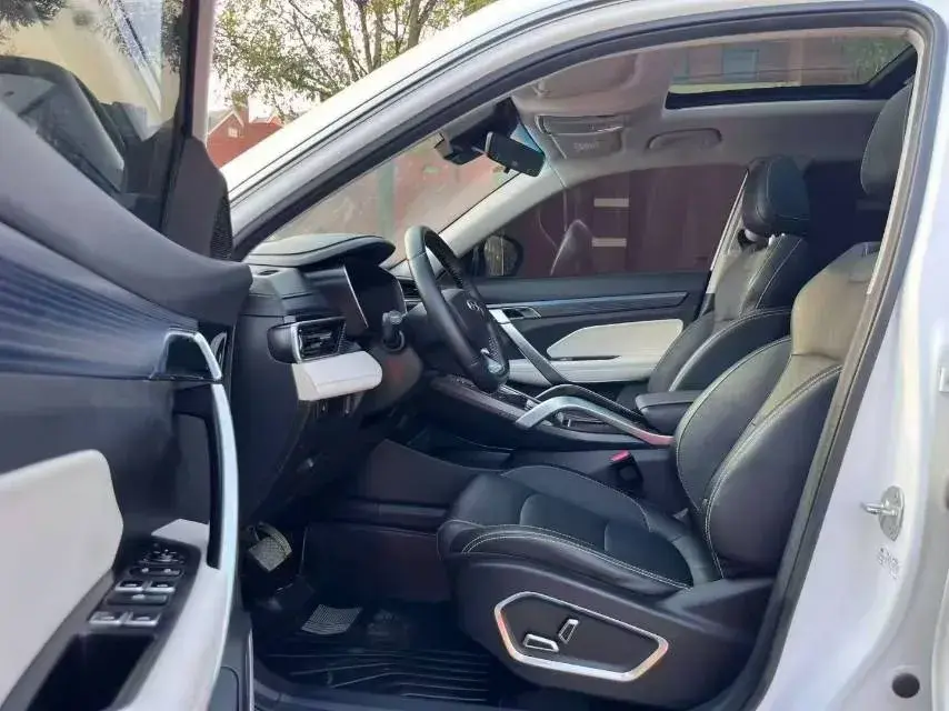 2022 GEELY AZKARRA thumbnail 4