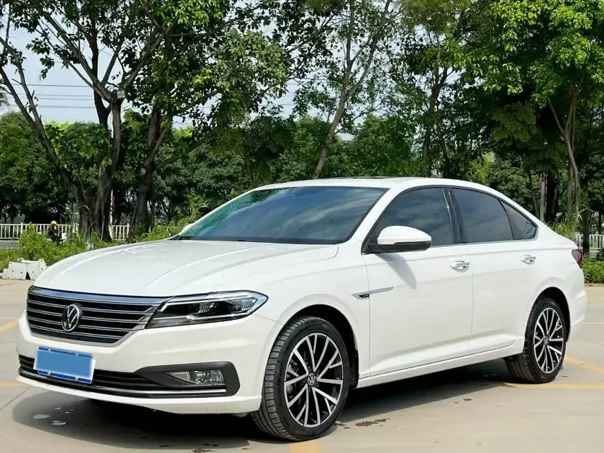 2021 VOLKSWAGEN LAVIDA view 1