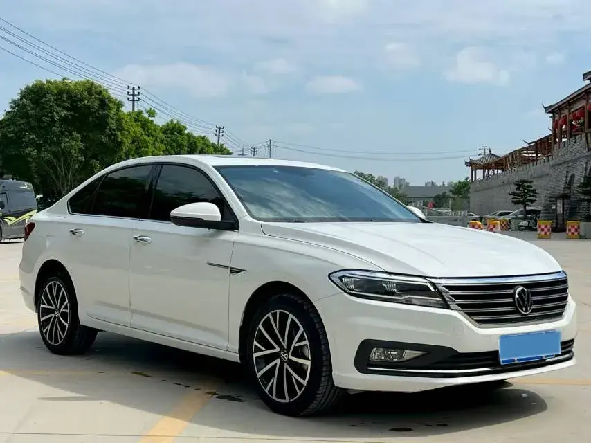 2021 VOLKSWAGEN LAVIDA thumbnail 2