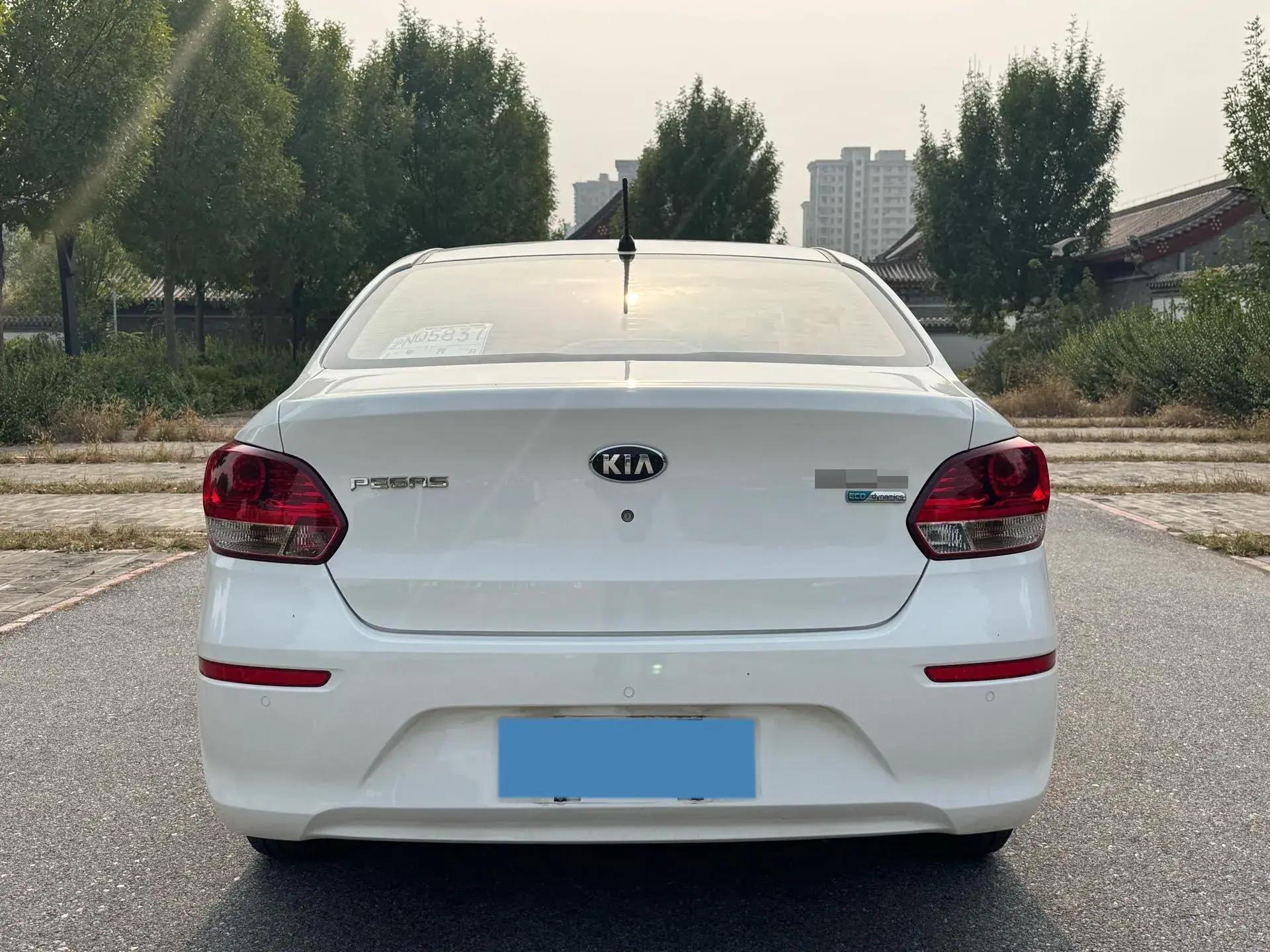 2017 KIA PEGAS thumbnail 4