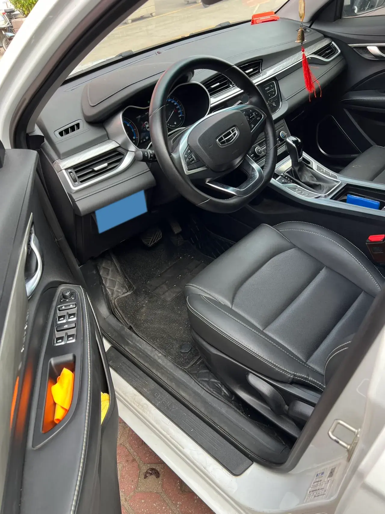 2019 GEELY EMGRAND thumbnail 3