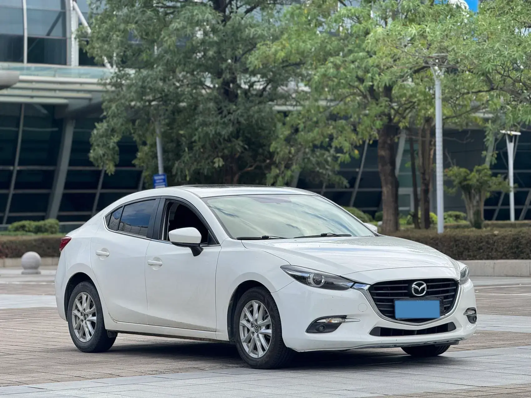 2017 MAZDA 3 thumbnail 3